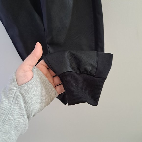 SUZY D LDN Blk Faux Leather Mix Ultimate Joggers - Picture 5 of 8